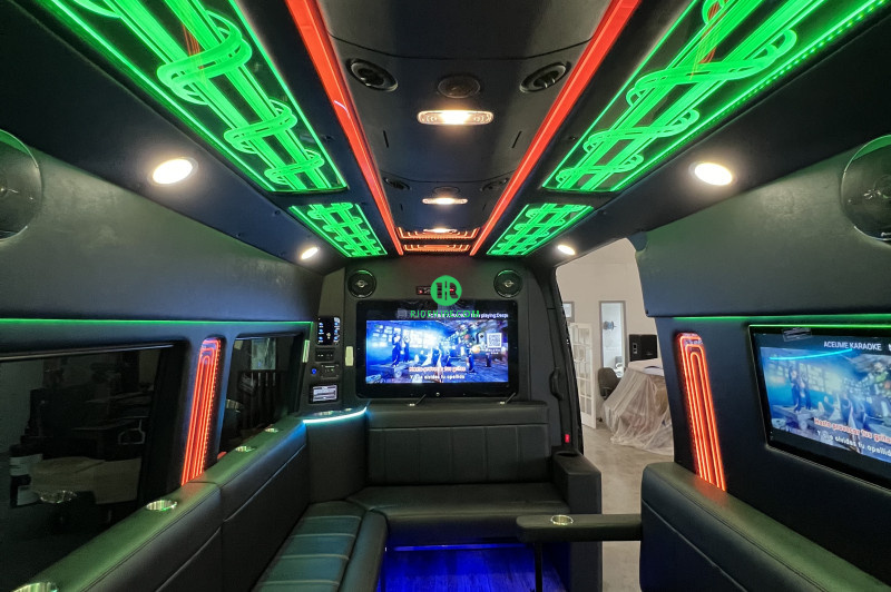 Mercedes-Benz Sprinter Limo Van