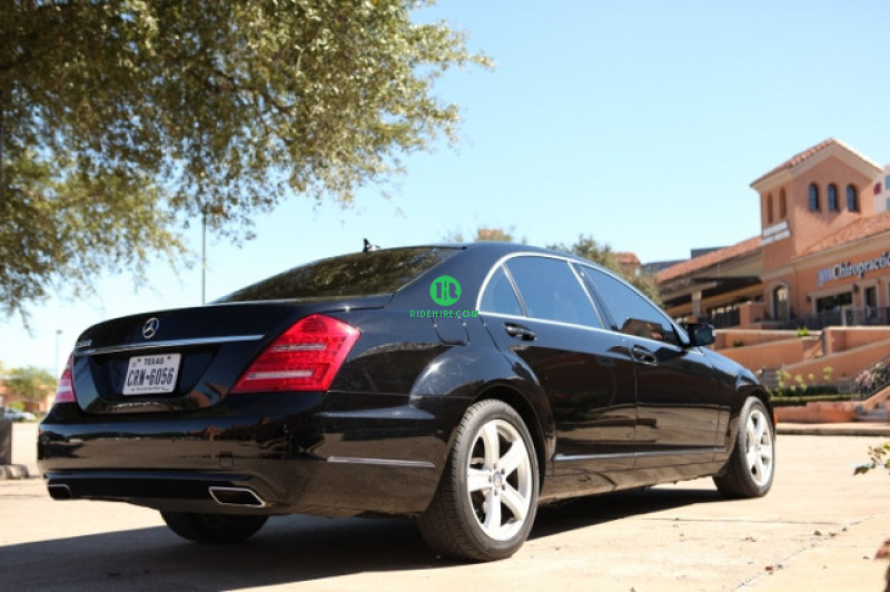 Mercedes-Benz S550 Sedan