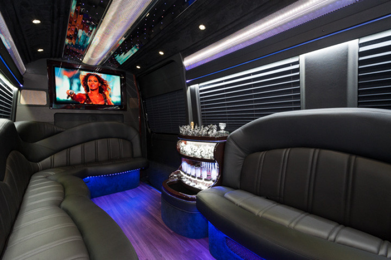 Mercedes-Benz Sprinter Limo Van