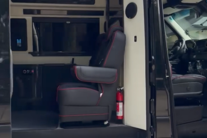 Mercedes-Benz Sprinter Limo Van